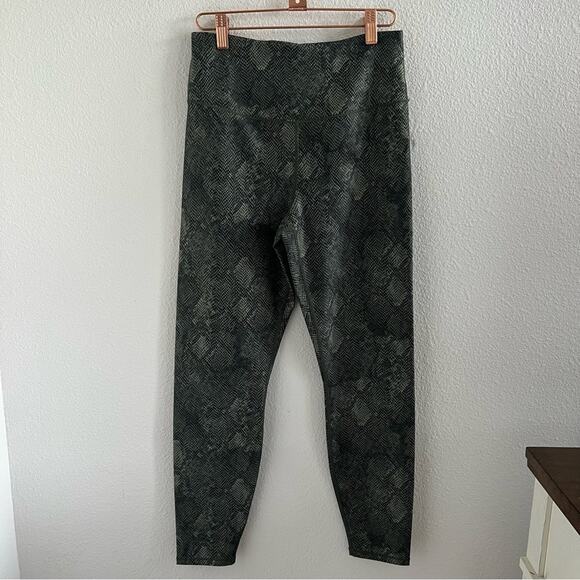 NWT Good American Eco Sheen Print 7/8 Active Legging Hunter Snake Size 3 - Picture 1 of 10